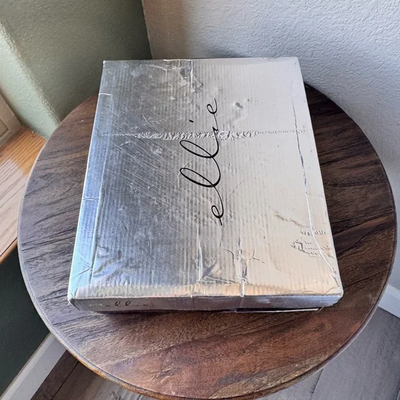 Ellie 5” Chunky Heel Green Glitter Mary Jane – Size 7 – NIB - Picture 9 of 9